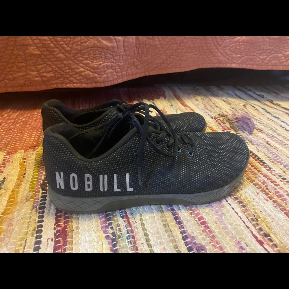 Size 10 black no bulls